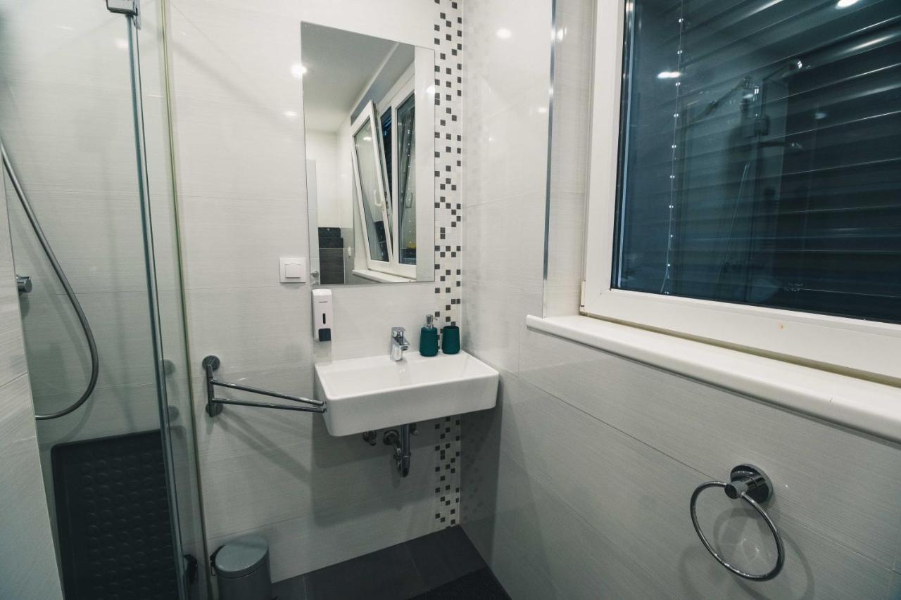 The Place Apartments Hebrangova Zagreb Exterior foto